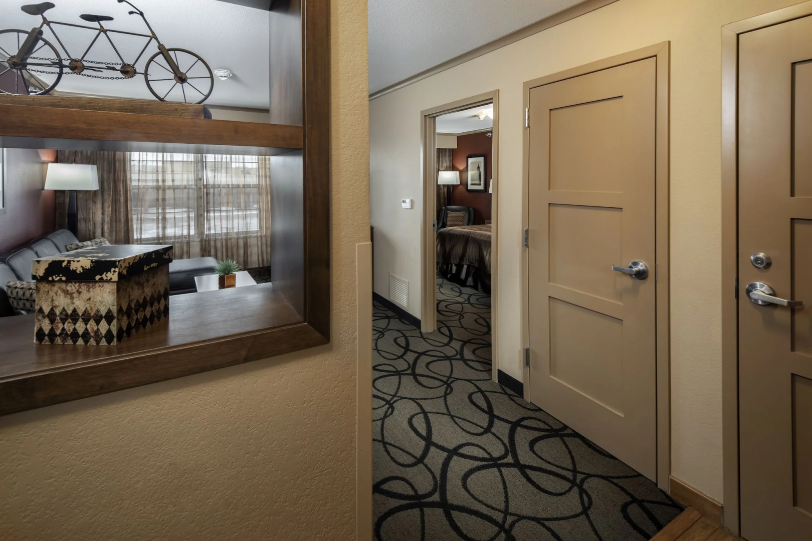 Clubhouse Hotel & Suites Pierre