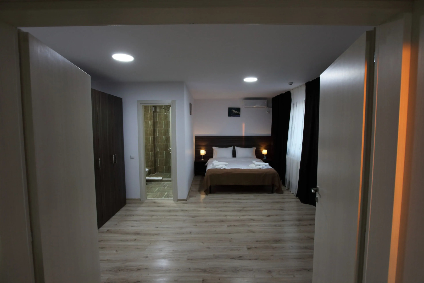 Bliss Hotel and Apartments