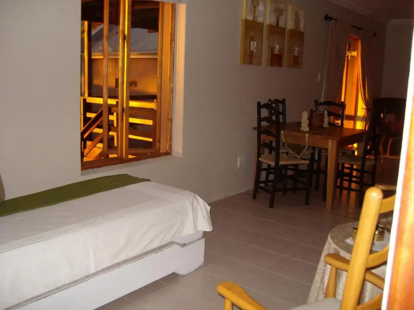 The Upper Deck Apartment