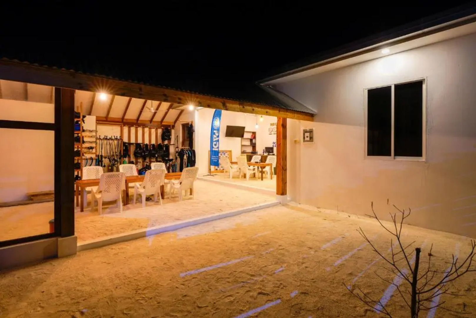 Shallow Lagoon Rasdhoo