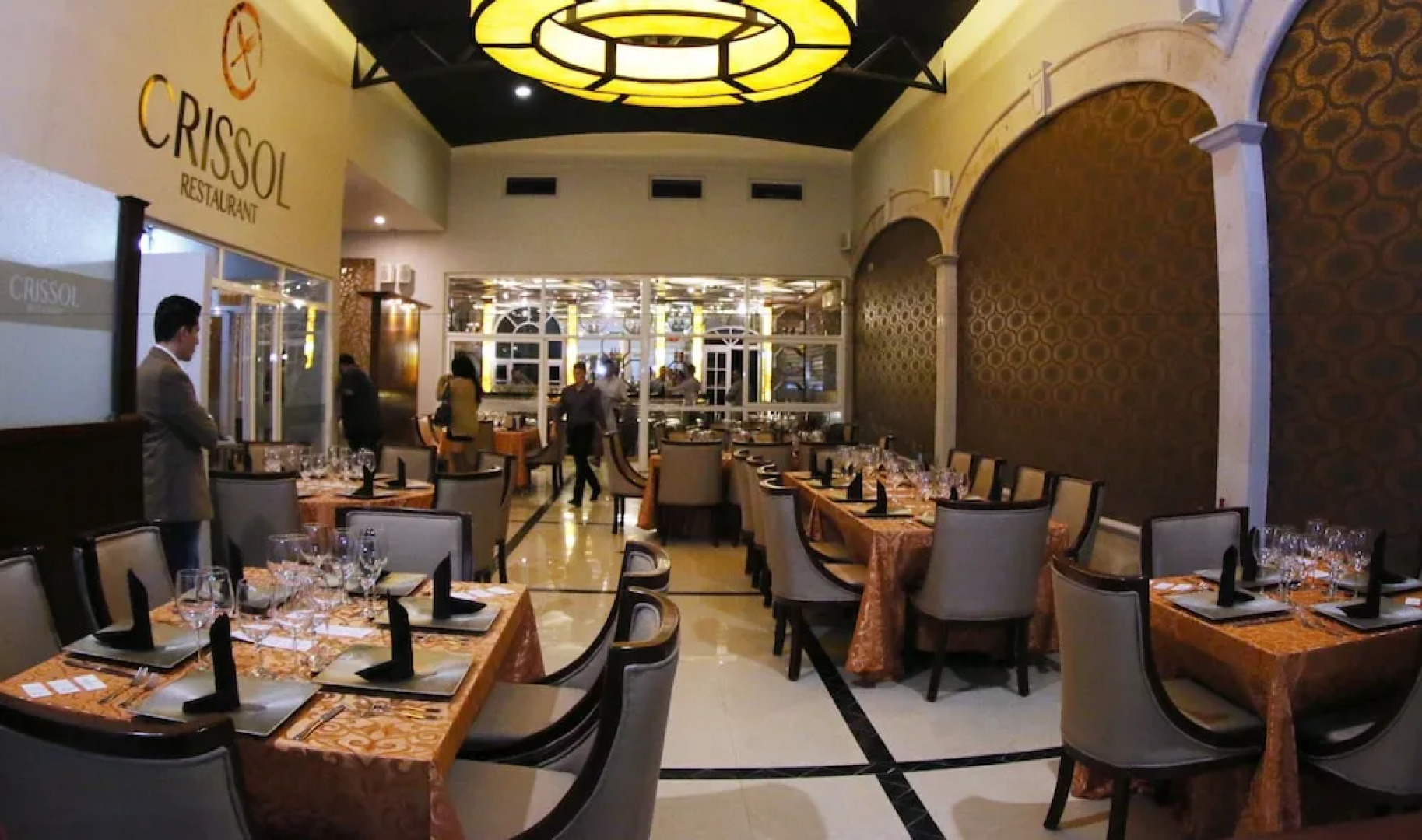 Centriplaza Hotel Suite & Spa