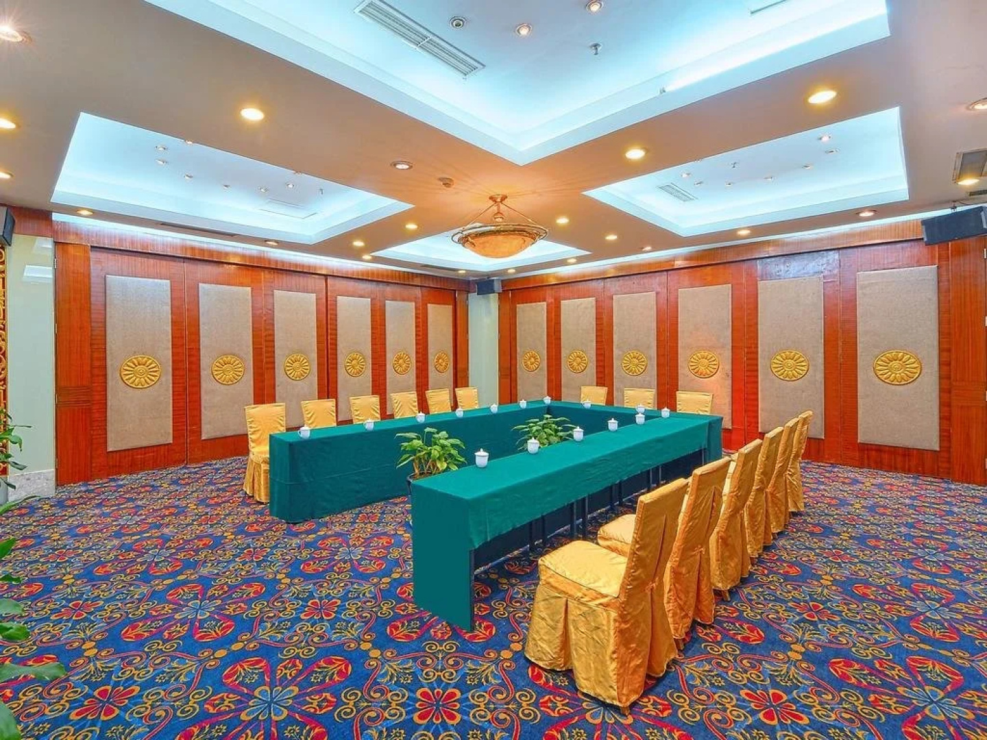 Legend Holiday Hotel