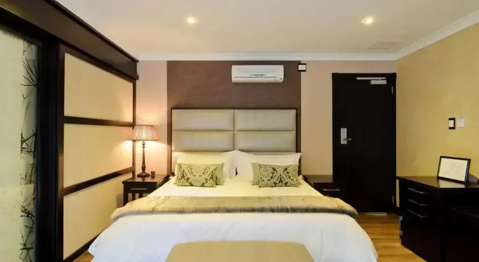 Executive Suites at 555