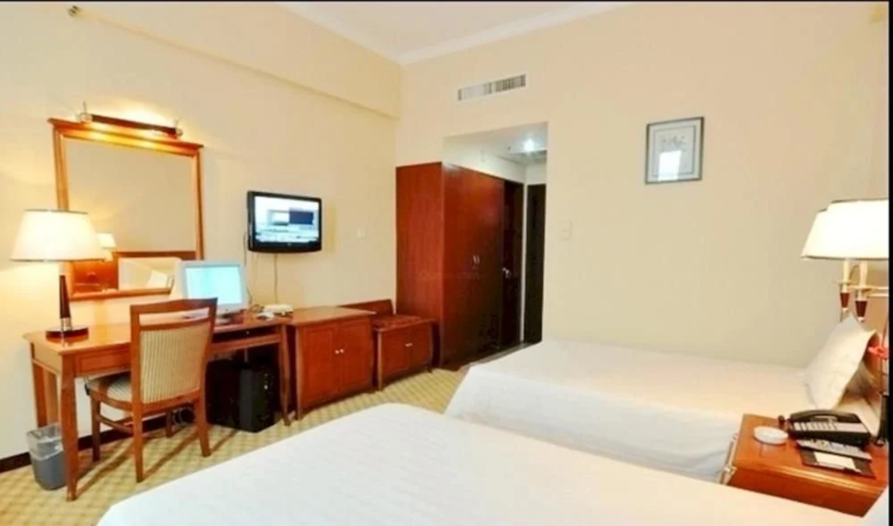 Jia Yan Hotel