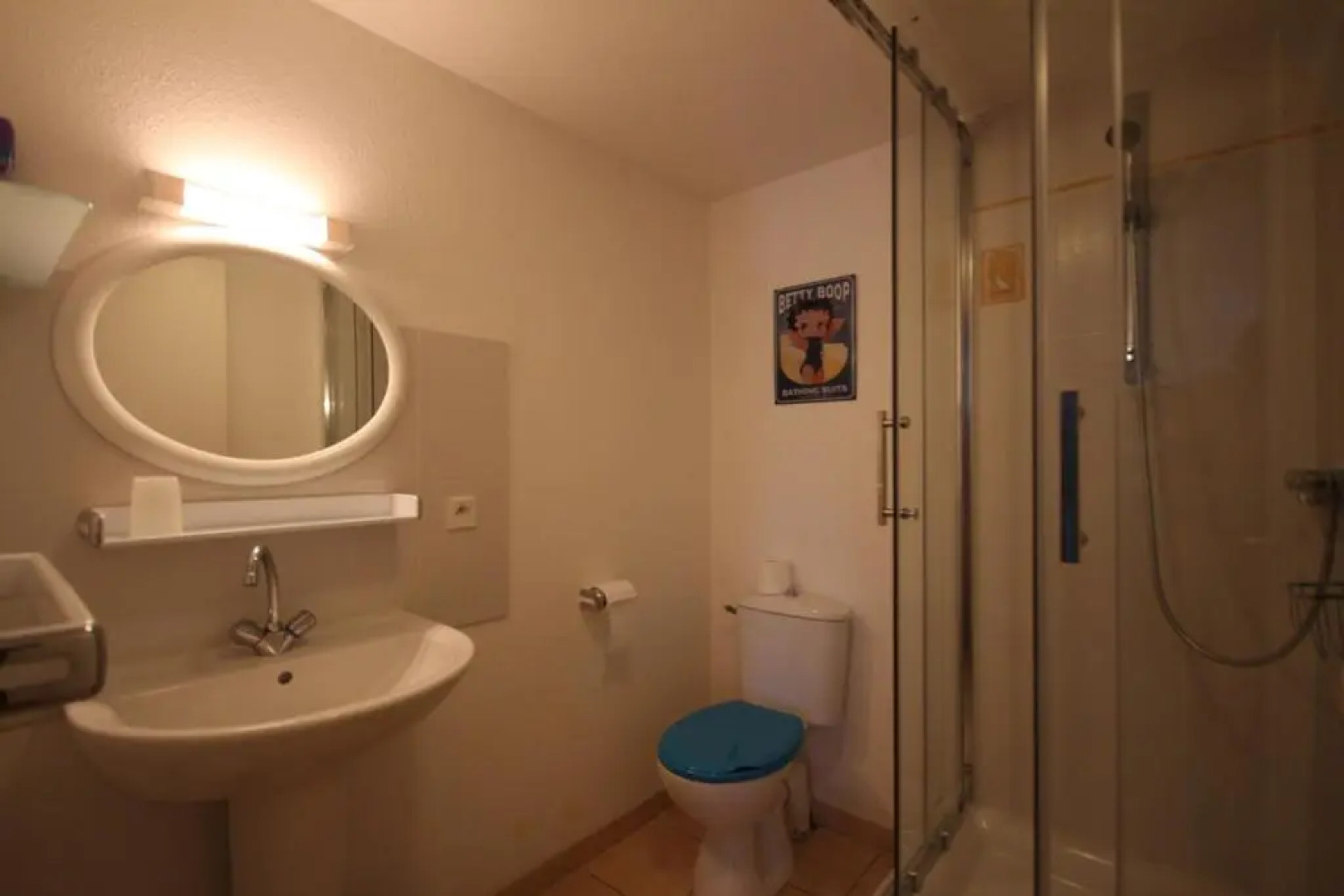 Belle villa 3 chambres 6 couchages grande terrasse sud parking privatif dans résidence sécurisée avec piscine commune 700 m de la mer LRCS174