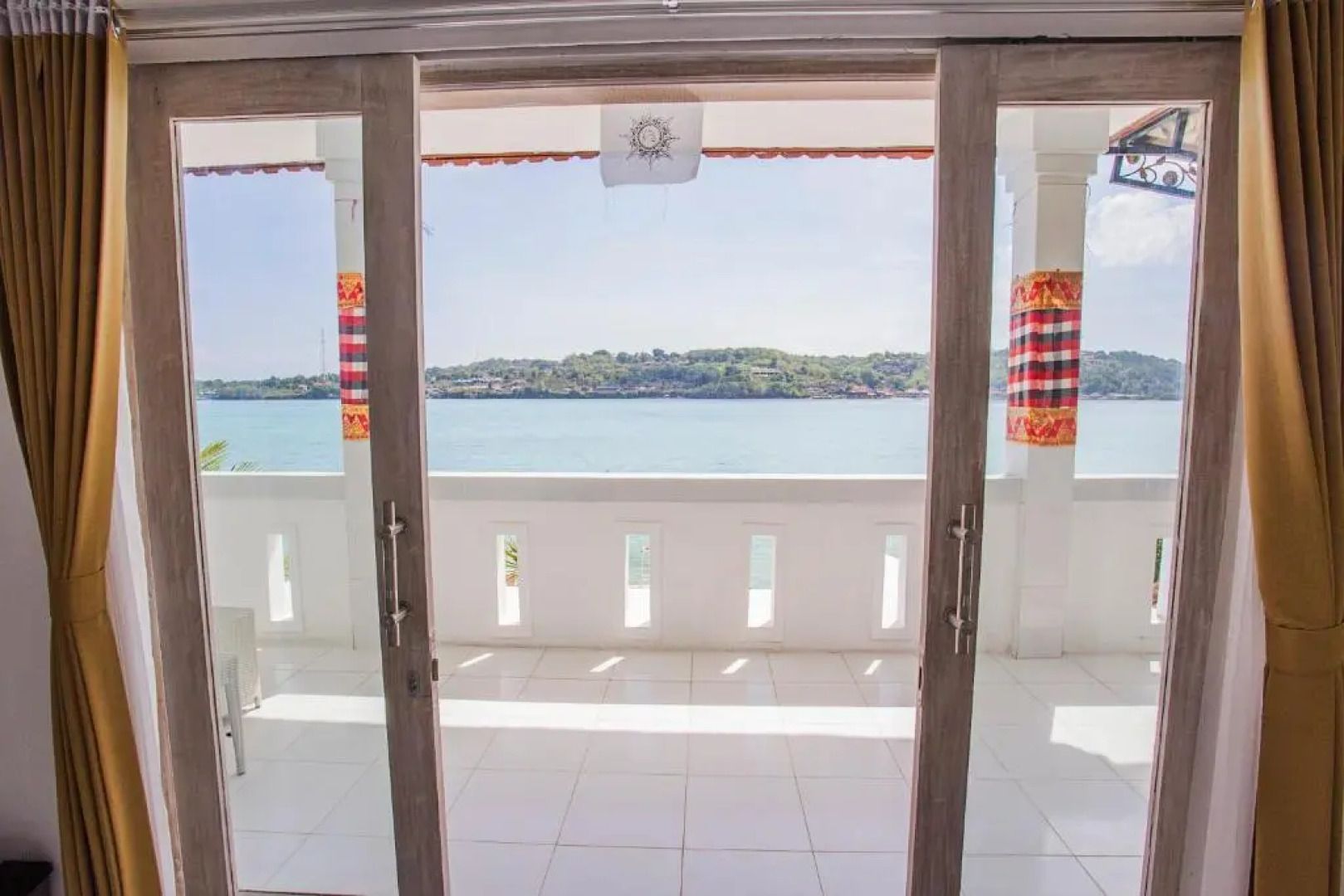 The Waterfront Beach House