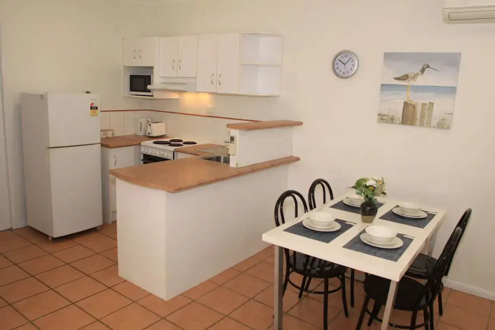 Contemporary Convenient Central Retreat