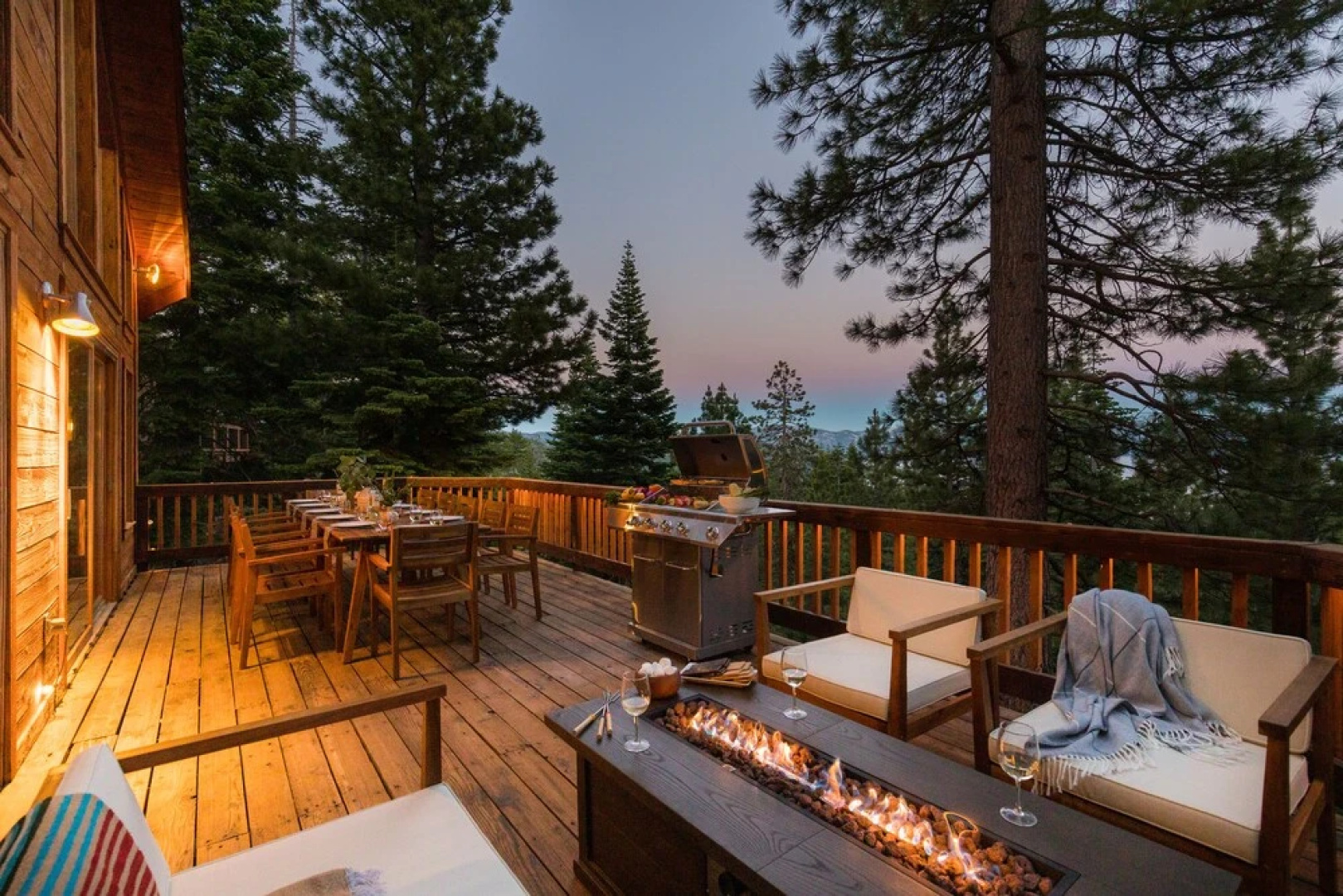 Wildwood by Avantstay Seclusion In The Woods w/ 3 Decks! 15mins From Nrthstar!