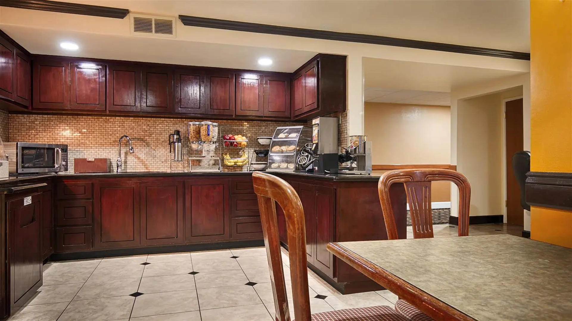 Best Western Plus Orchard Inn