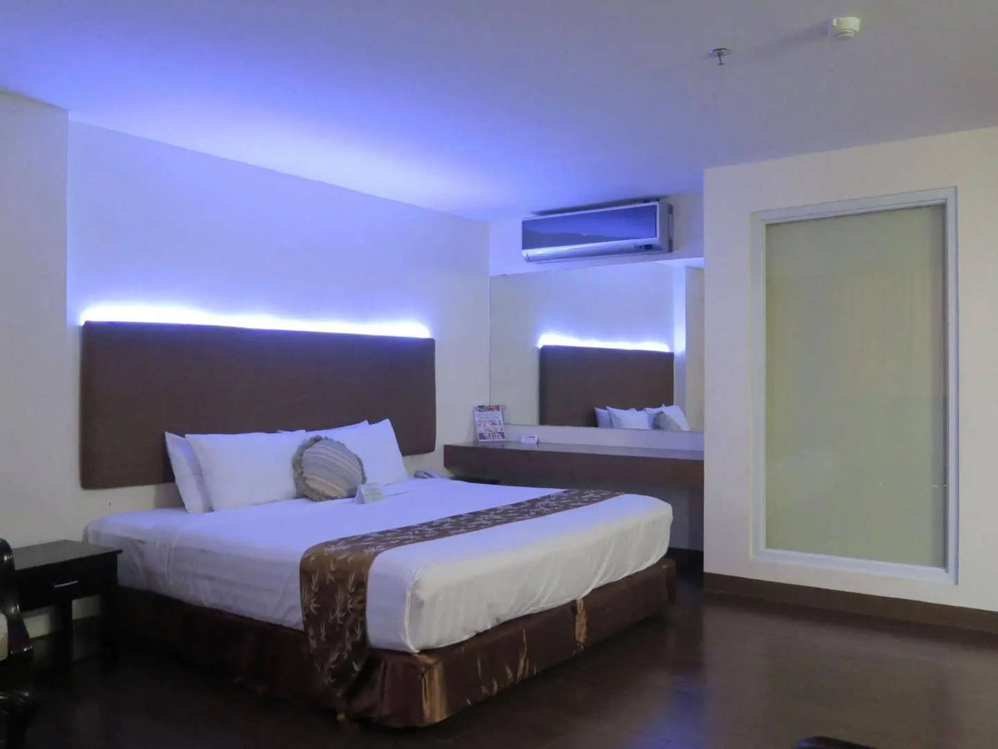 The Ritz Hotel at Garden Oases