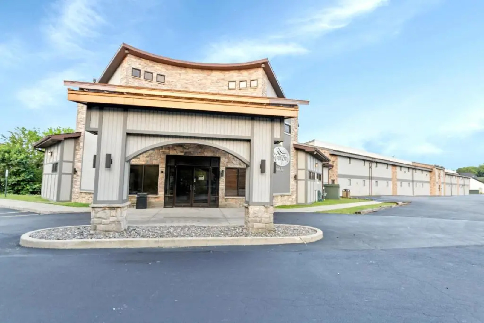 Waterbird Lakeside Inn