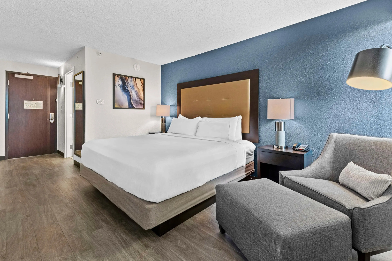 DoubleTree by Hilton Raleigh Midtown