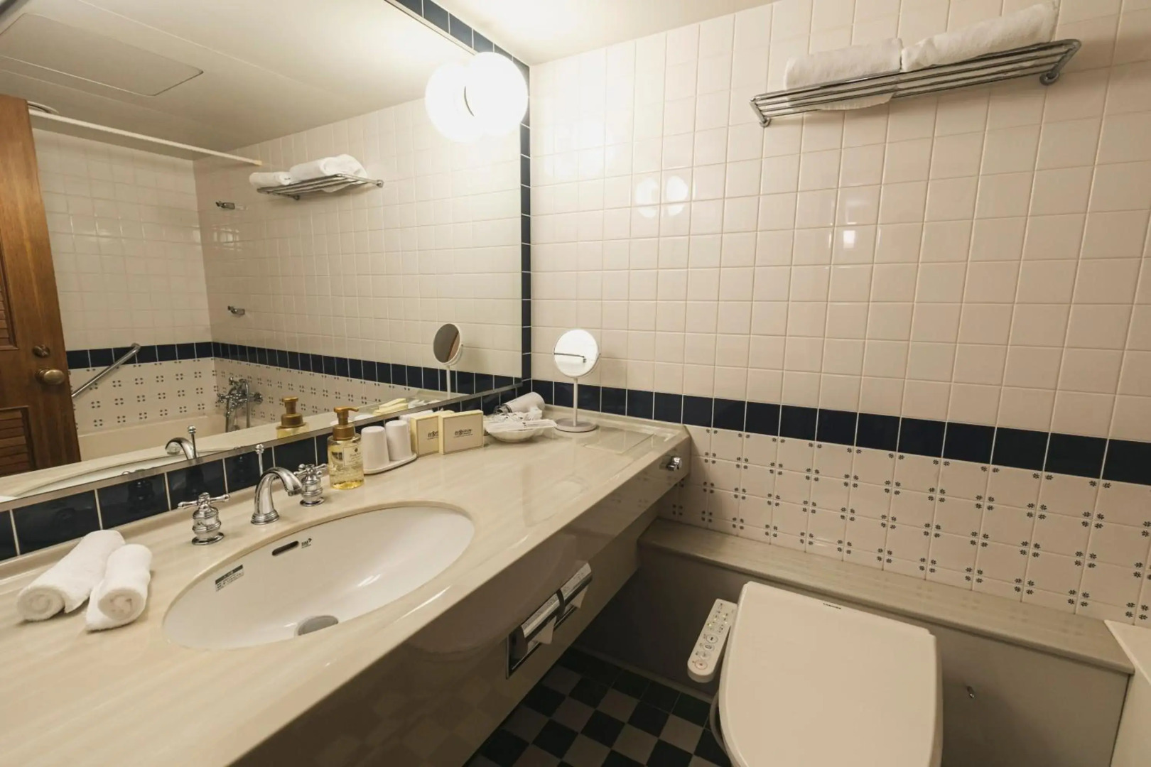 The Hamilton Ureshino