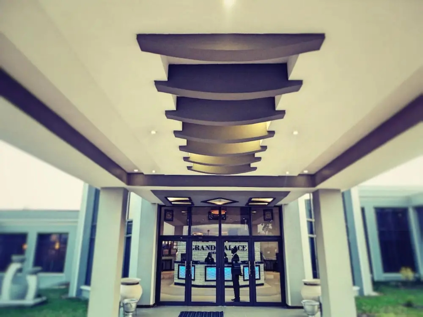 Grand Palace Hotel