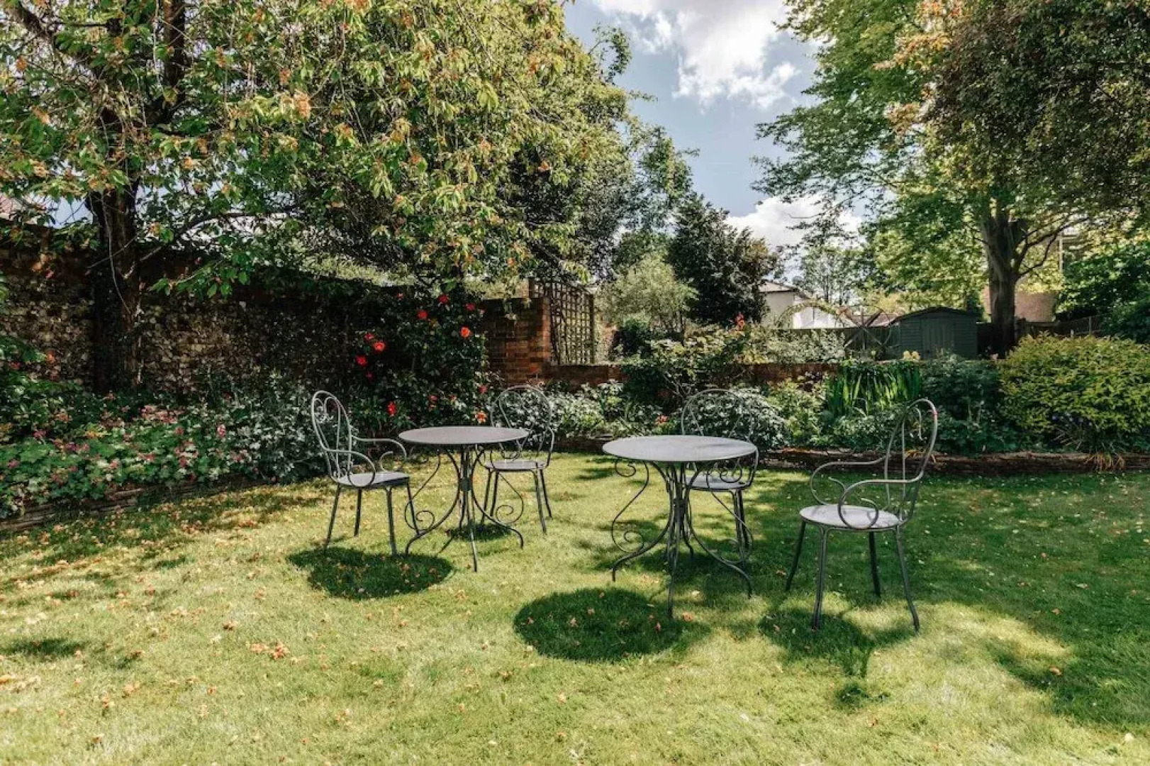 Montpellier House Centrally Located Large Garden - From 300 Per Night