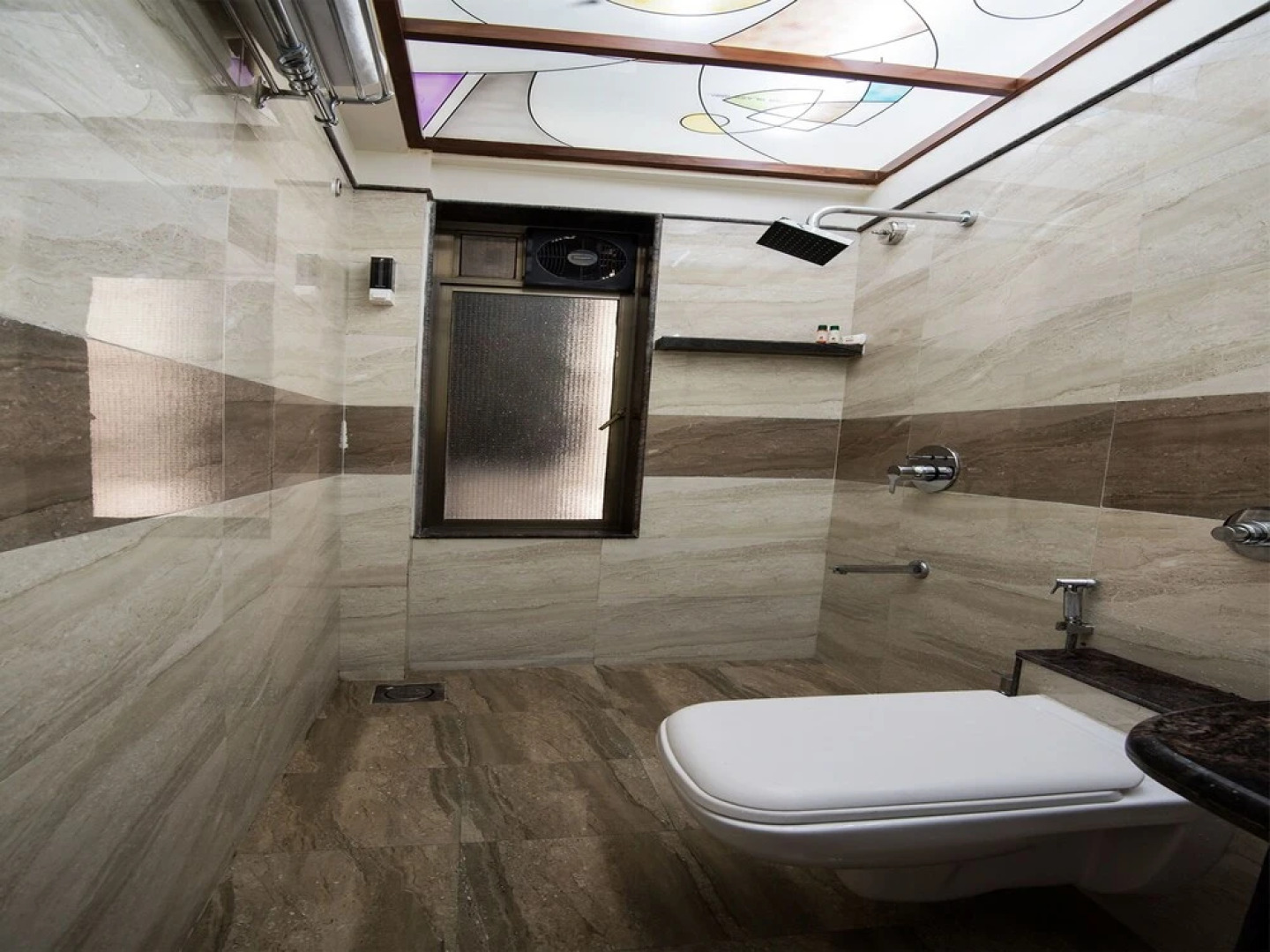 OYO 9721 Hotel SR Rooms