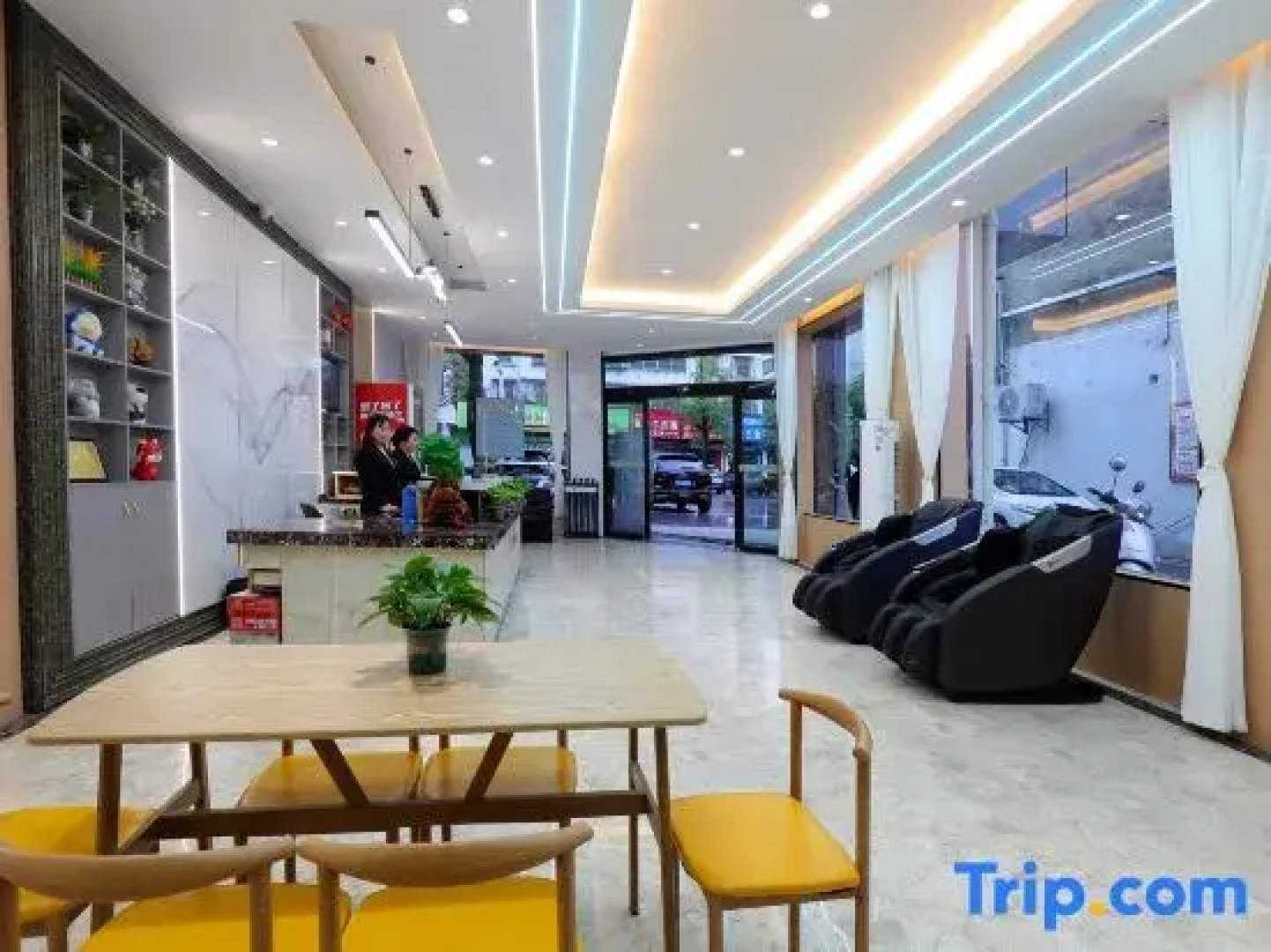 Zhi Xin Zhi Zi Hua Kai Hotel (Xiantao Bus Station Hongda Road Branch)