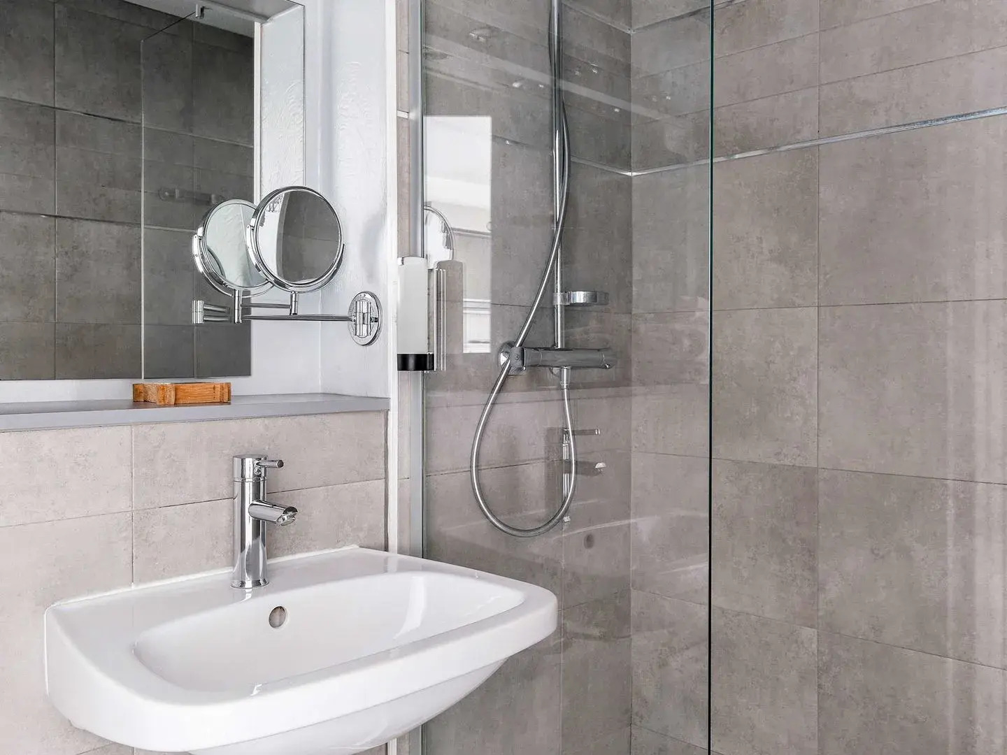 greet Hotel Massieux Lyon Nord