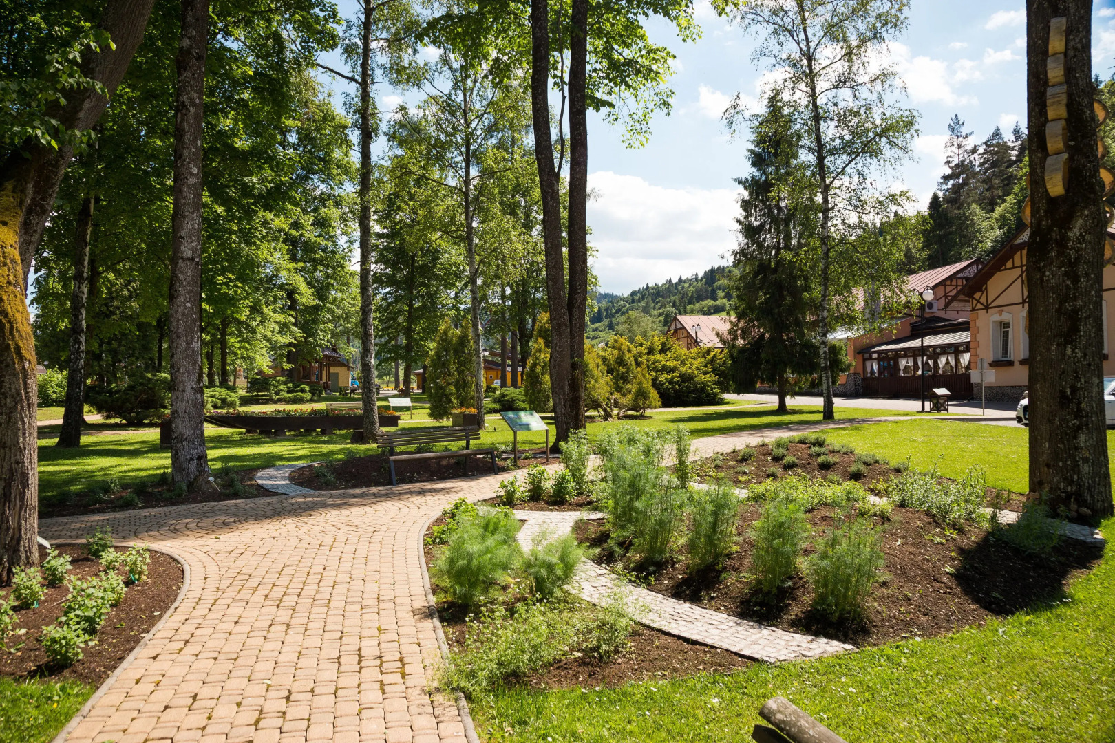 Kupele Cerveny Klastor Smerdzonka