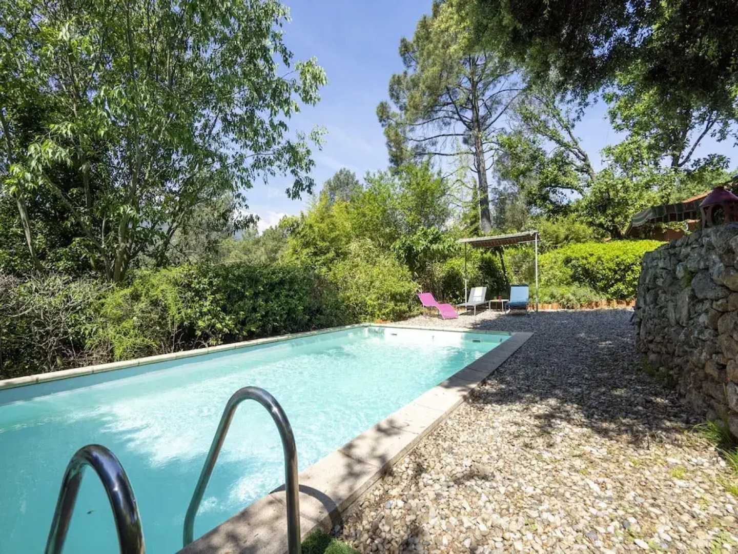 Tranquil Villa in Les Salelles