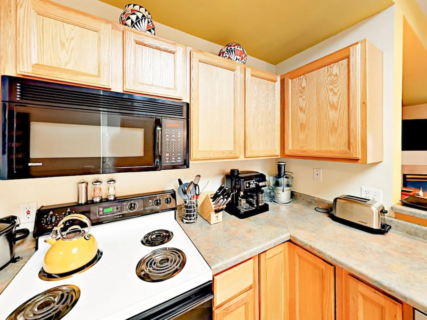 65 Stonegate Cir Townhouse 2 Bedrooms 2.5 Bathrooms Townhouse