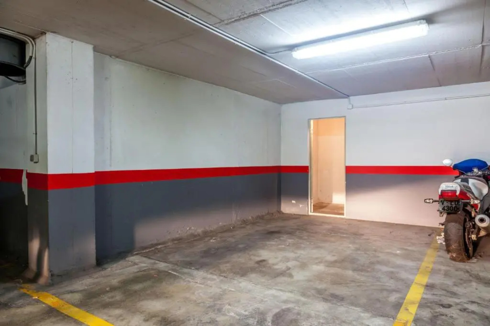 Valencia Flat Rental Swim and Paddle