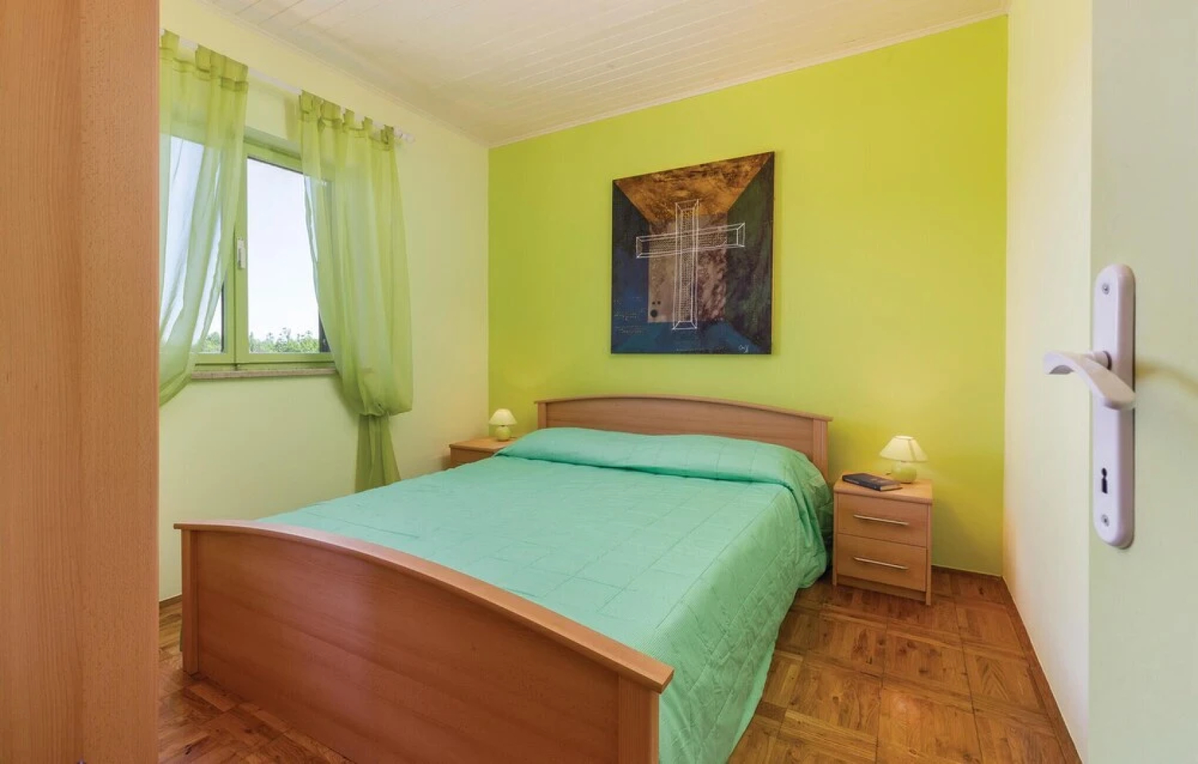 Stunning Home in Tar With Wifi and 4 Bedrooms