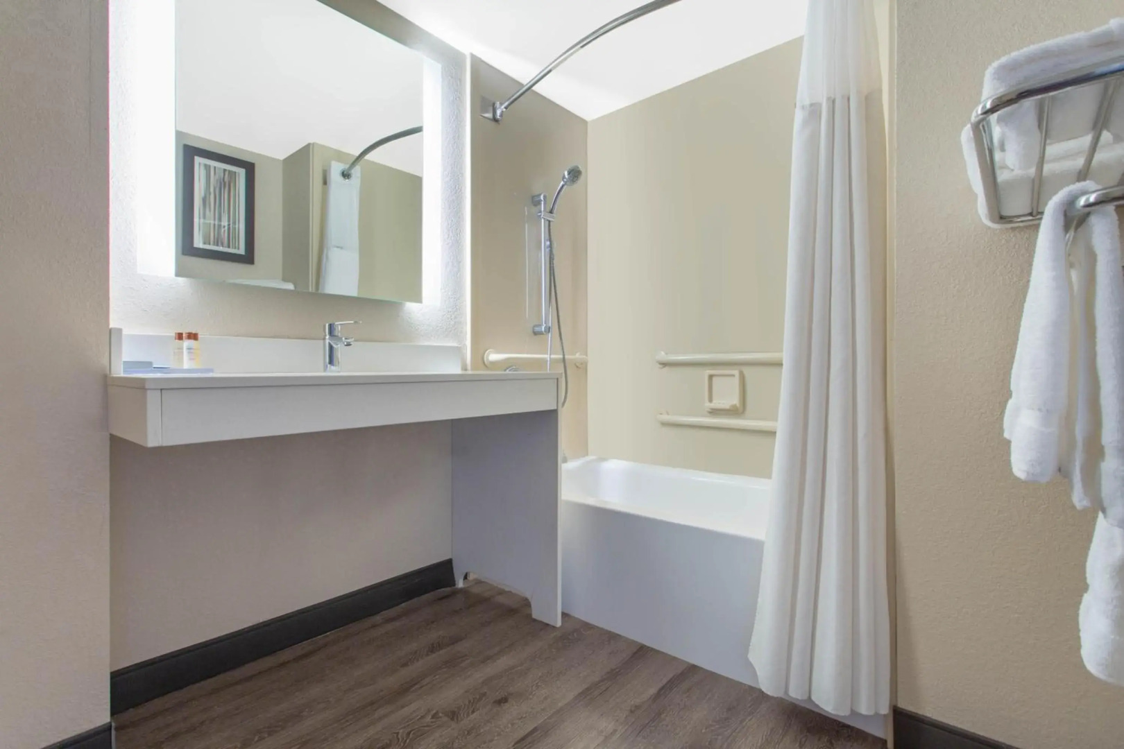 Spark by Hilton Mechanicsburg