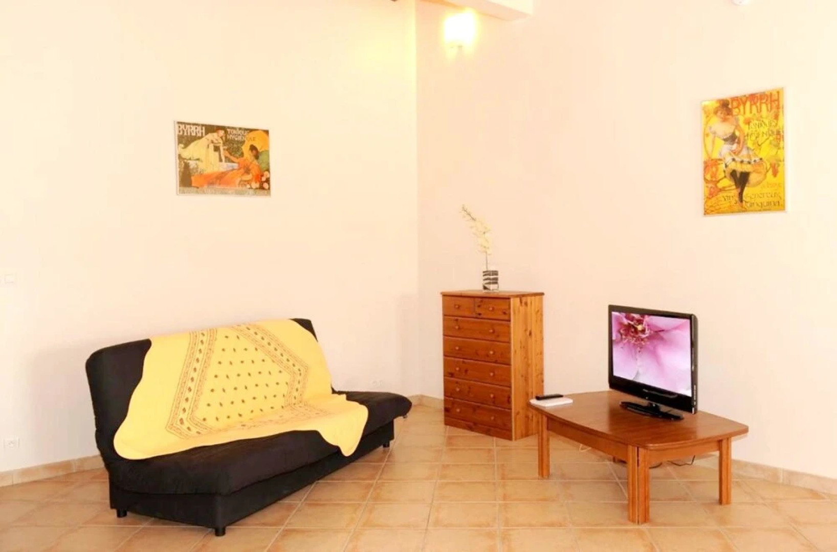 House With 3 Bedrooms in Thuir, With Wonderful Mountain View, Furnishe