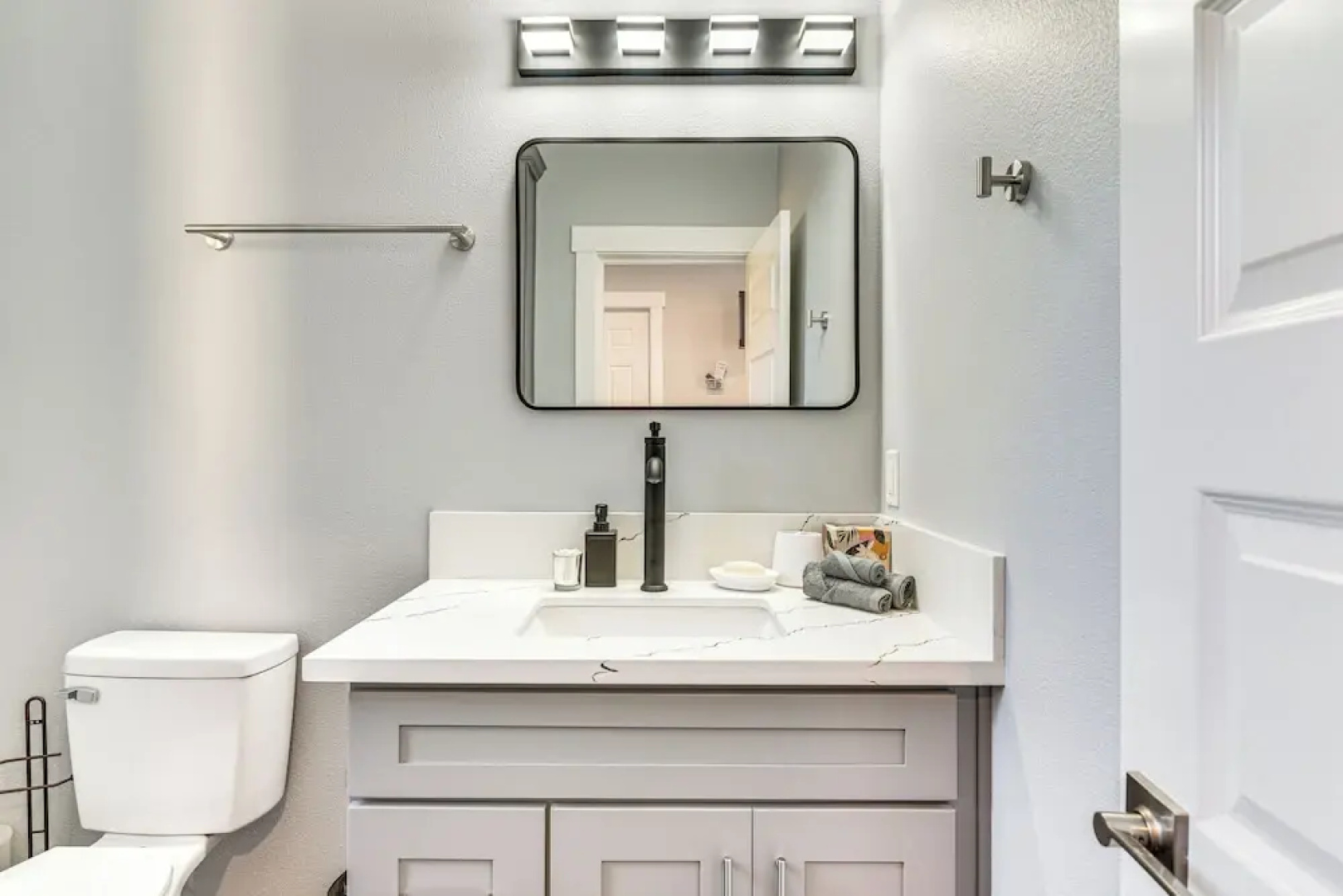 8 Mi to Dtwn Pdx: Unique Pet-friendly Home!