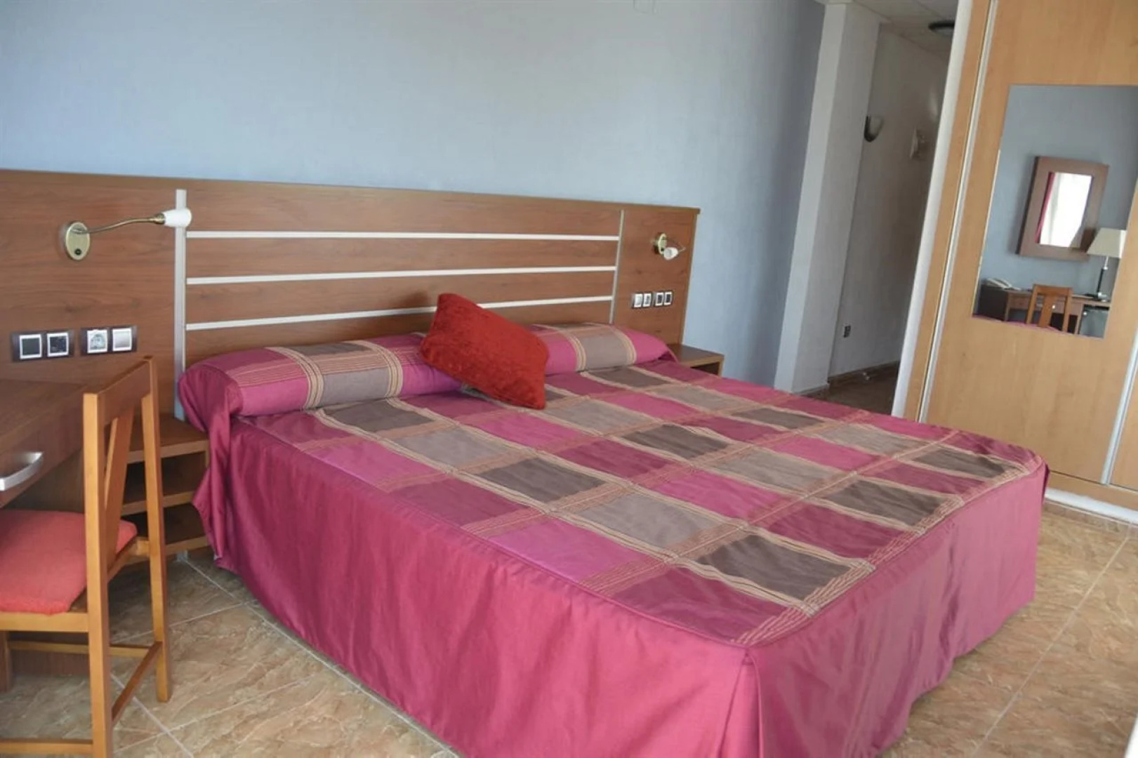 Hotel La Familia Gallo Rojo