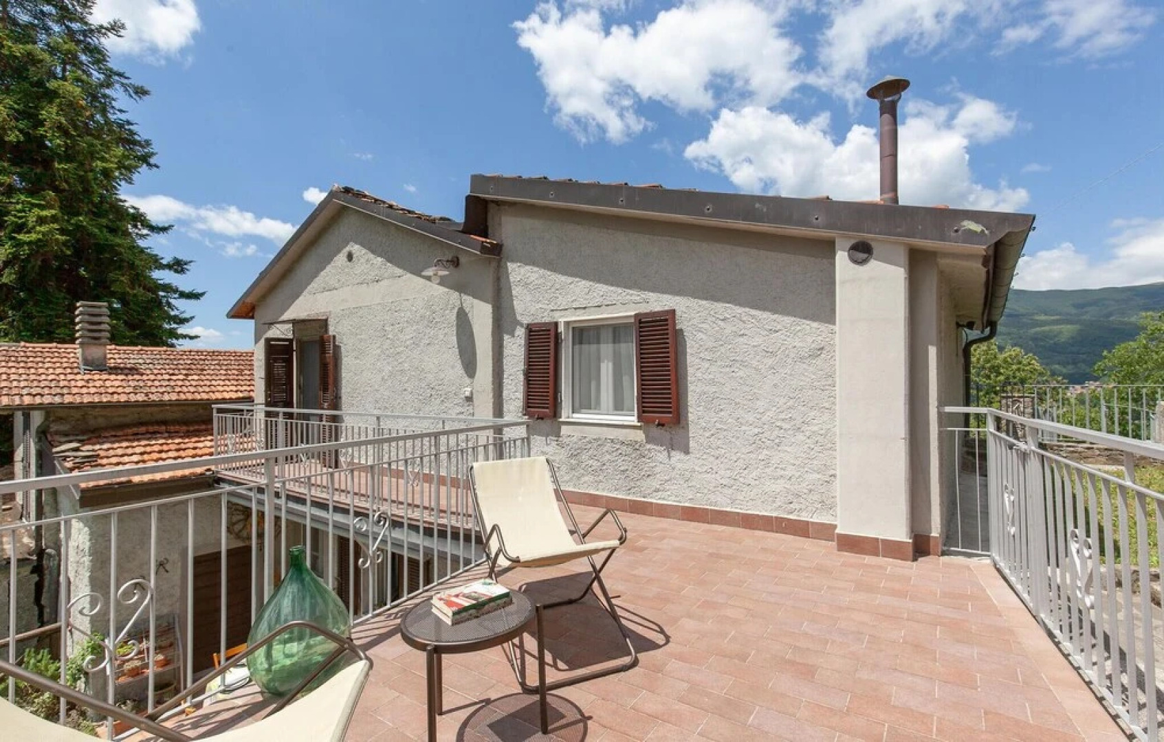 Stunning Home in Piazza al Serchio With 2 Bedrooms and Wifi