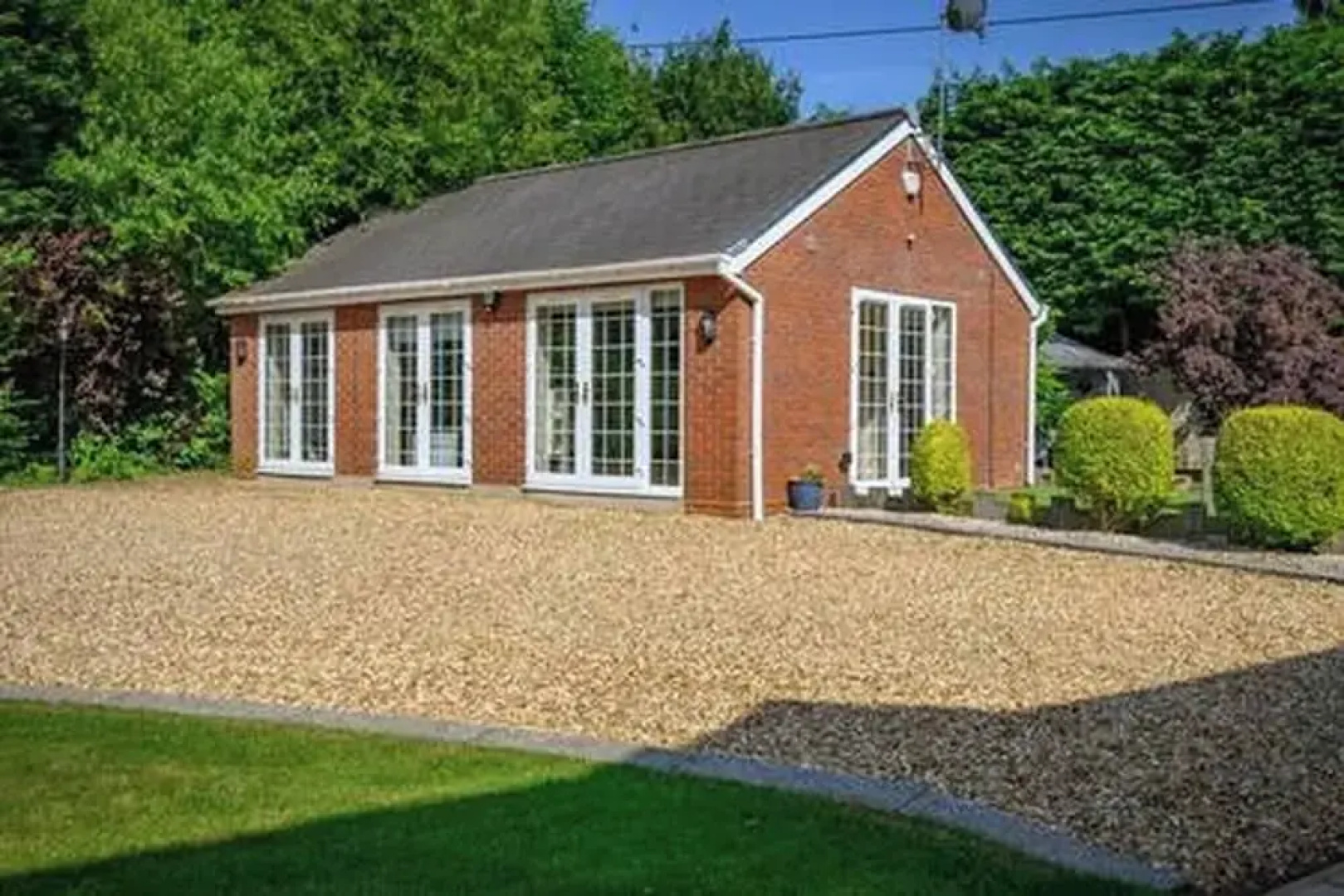 Stratford 4 BR Family Mansion With Pool, Gym & BBQ