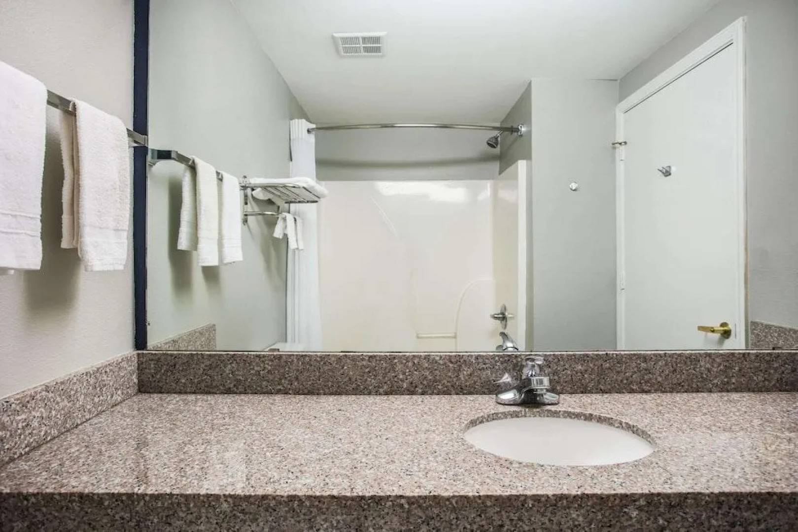 Days Inn & Suites by Wyndham Foley