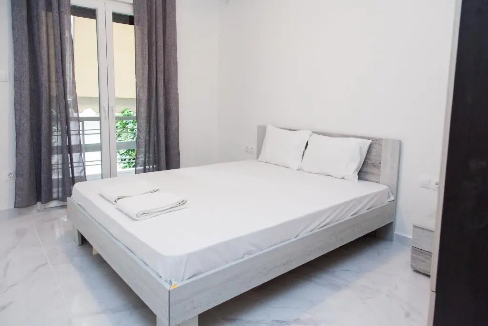 Modern 3-bedroom Apartment Next to Koridallos square