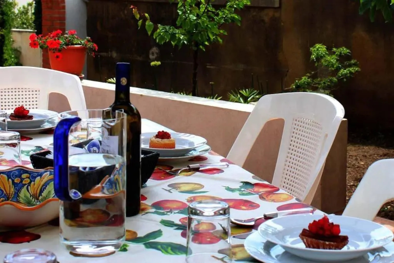 Villa Floridia, just 300 m from the sea