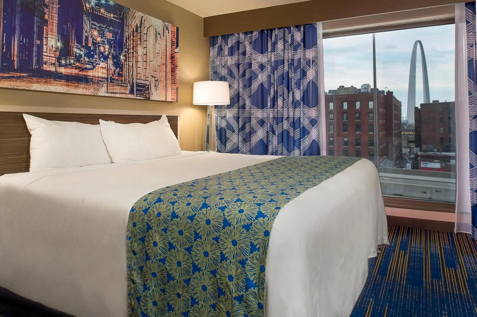 HoteLumiere at the Arch - A Caesars Rewards Destination