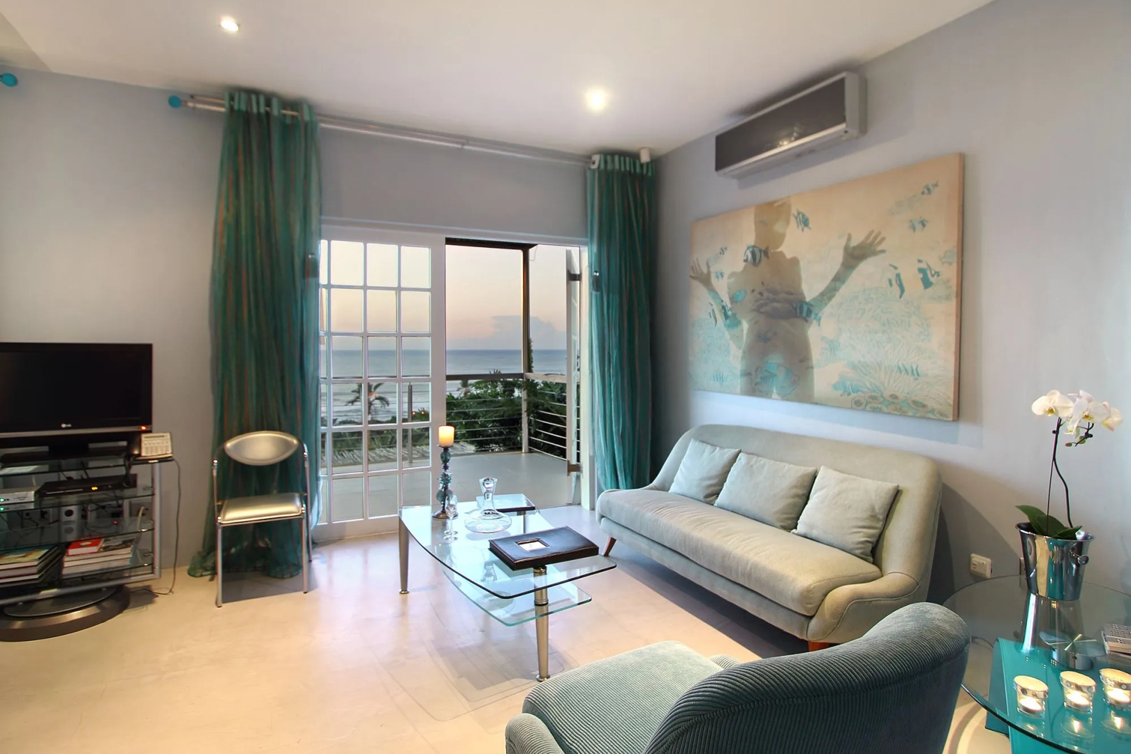 Days At Sea Beach Lodge