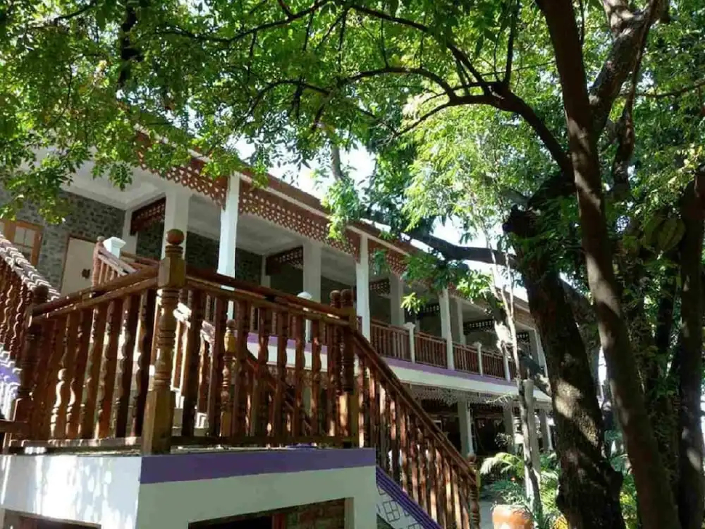 Salay River View Inn