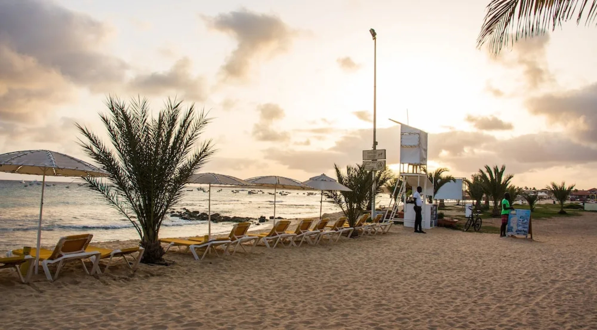 AJP Holidays - Porto Antigo 2 Beachfront Apartment