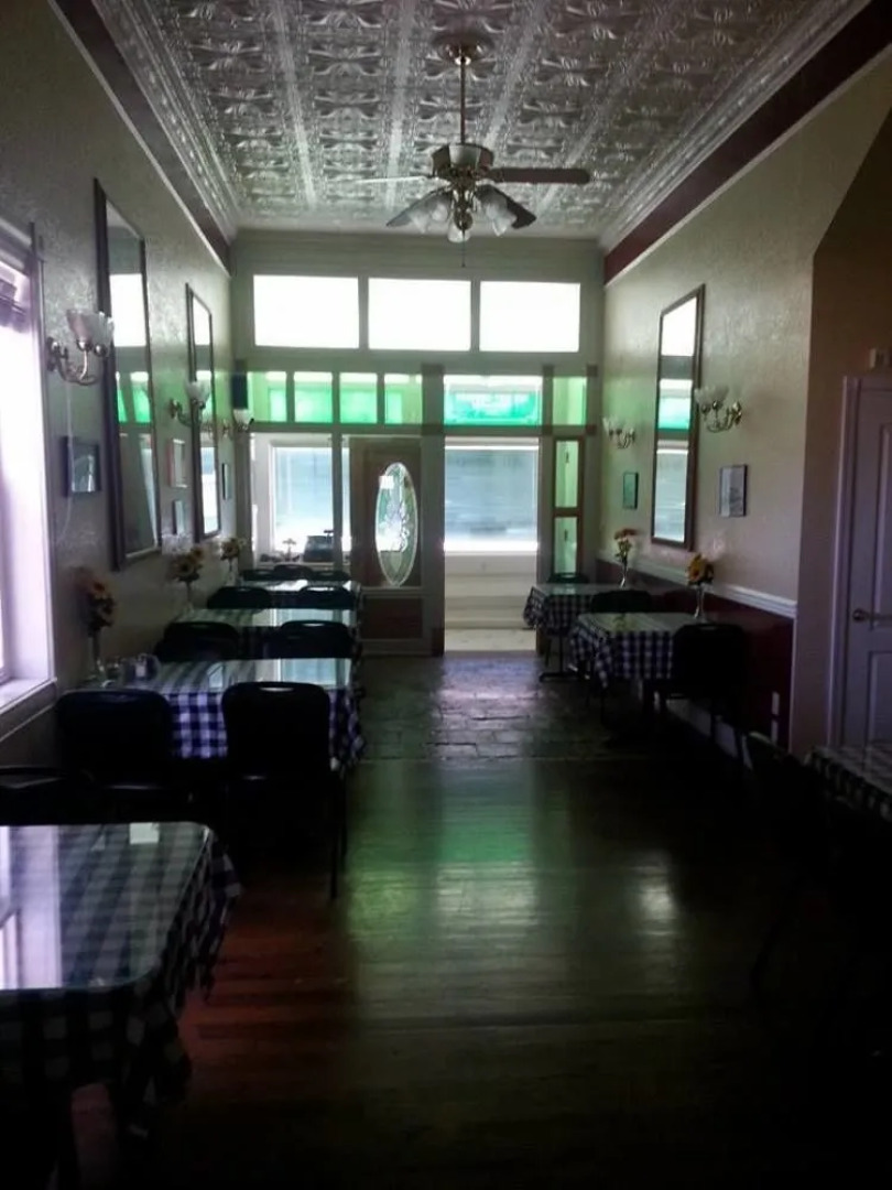 All Aboard Cafe and Inn