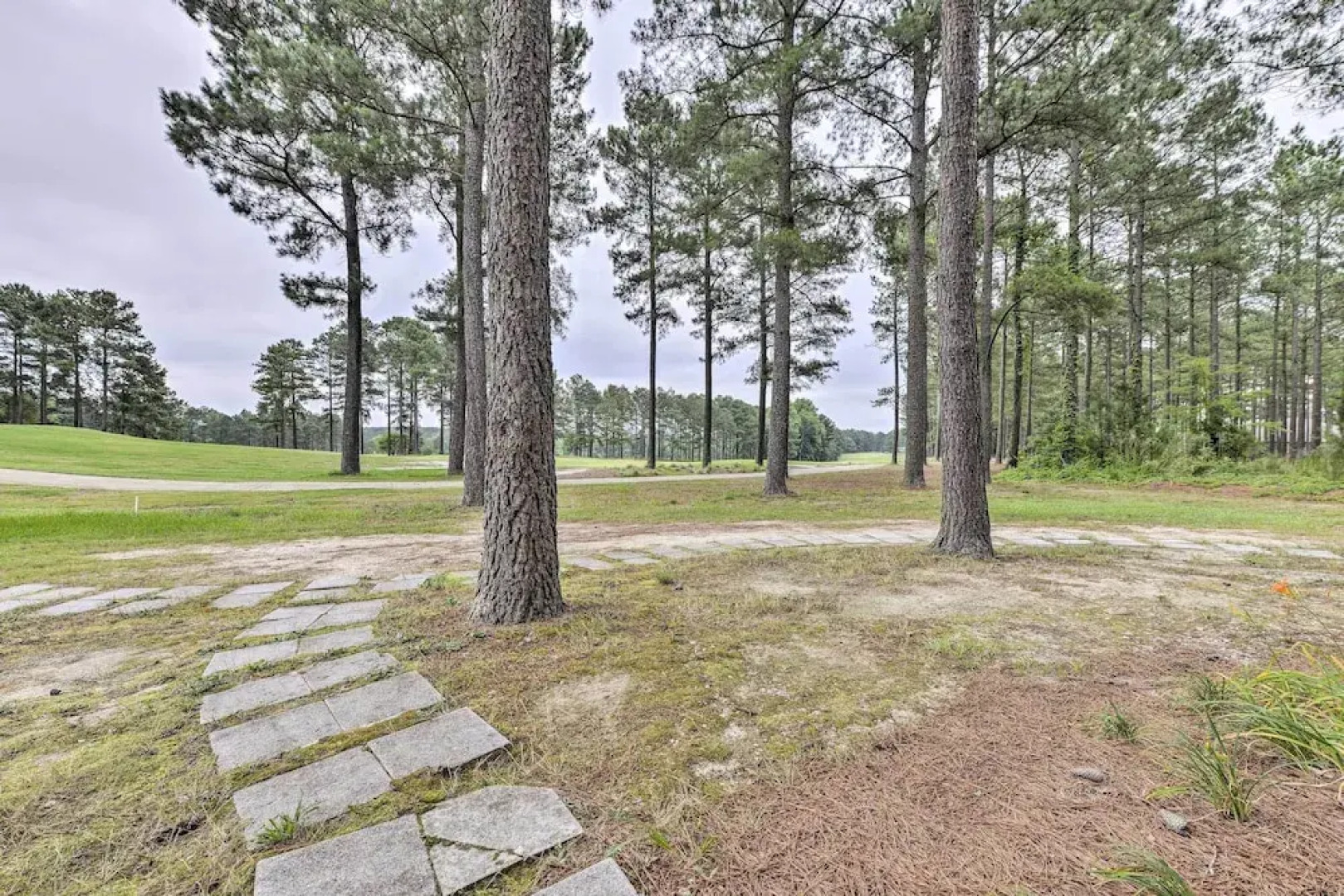 Resort-style Condo on Golf Course w/ Private Pool!