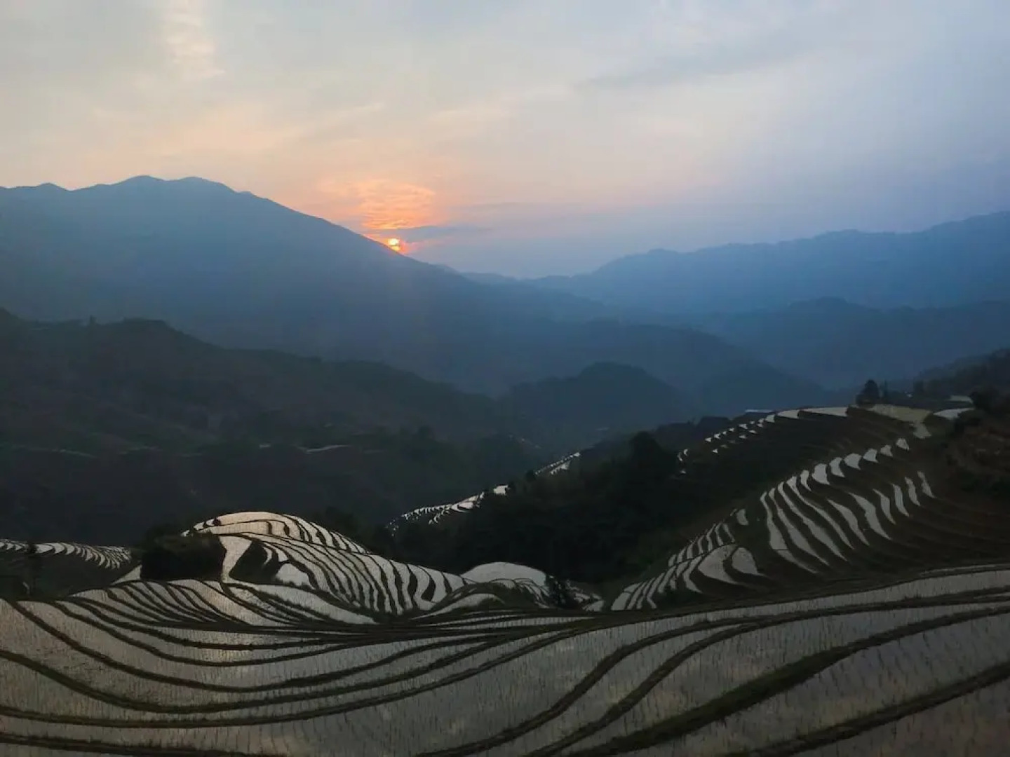 Dragon's Den Hostel in Longji Rice Terraces