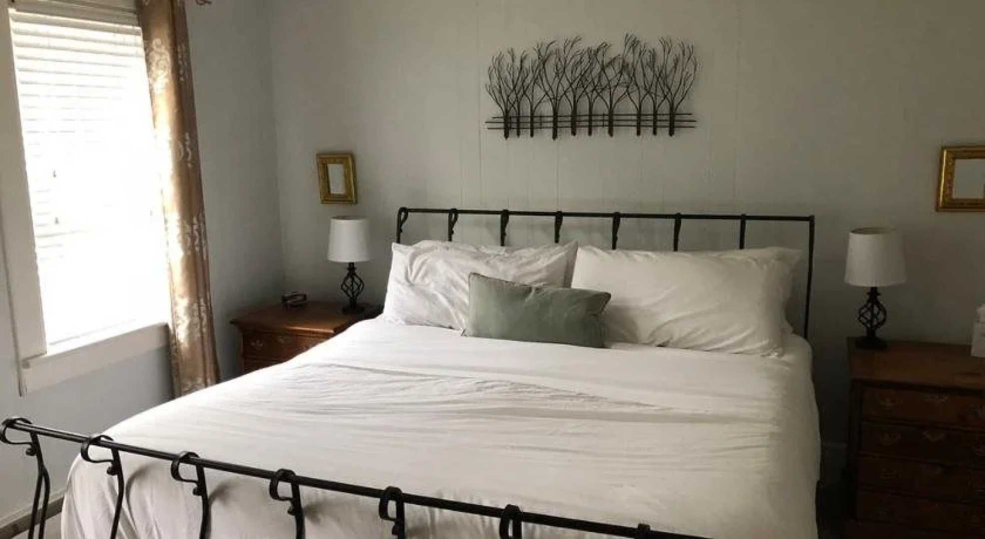 The Frogtown Inn And 6 Acres Restaurant