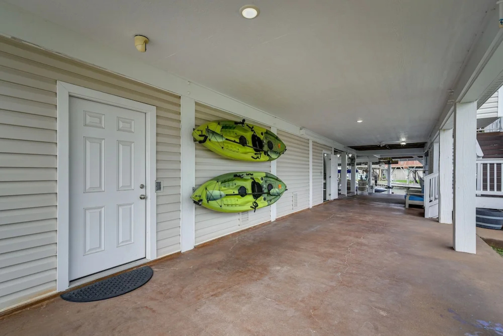 Canal Access & Decks: Bayfront Jamaica Beach House