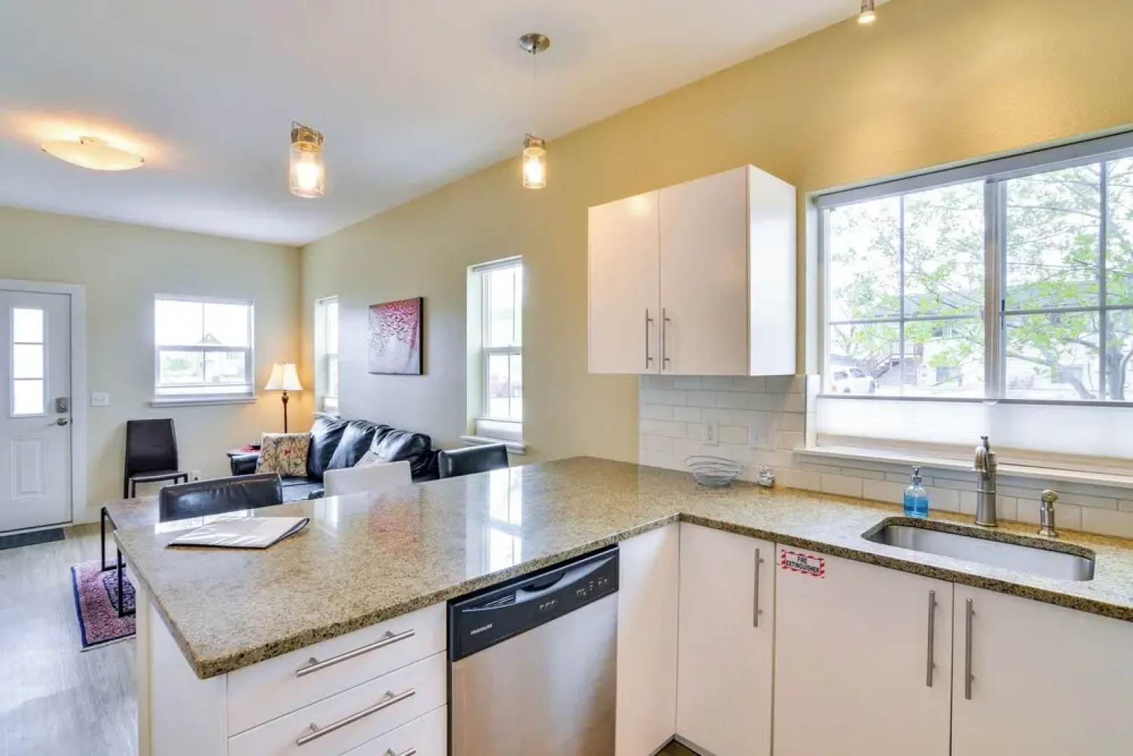 Downtown Buena Vista Condo: Walk to River & Cafes!