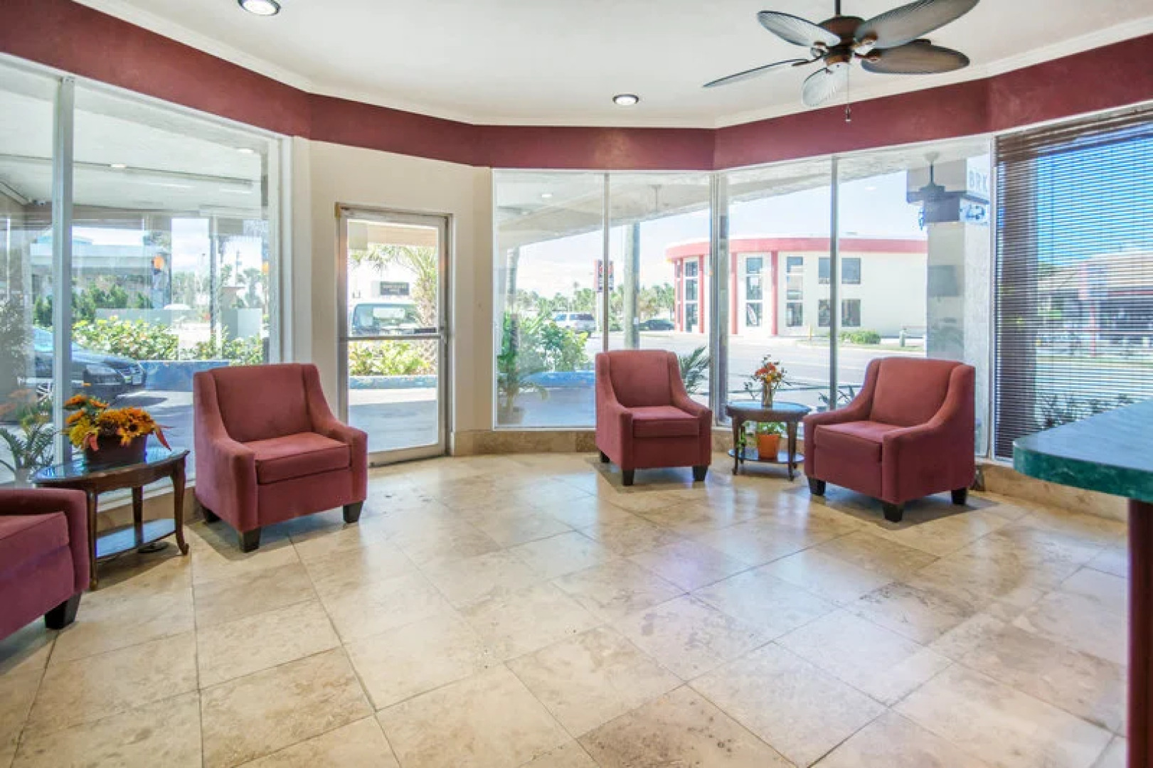 Sunrise Inn On The Beach