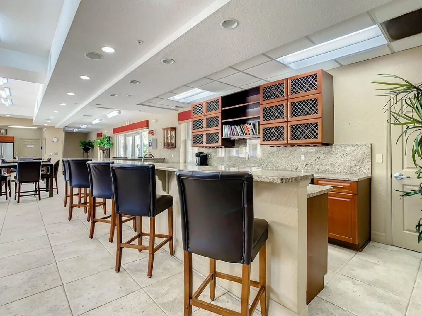 Enjoy the Gorgeous Sunset in This Beautiful 3 2 Condo Ow9-305