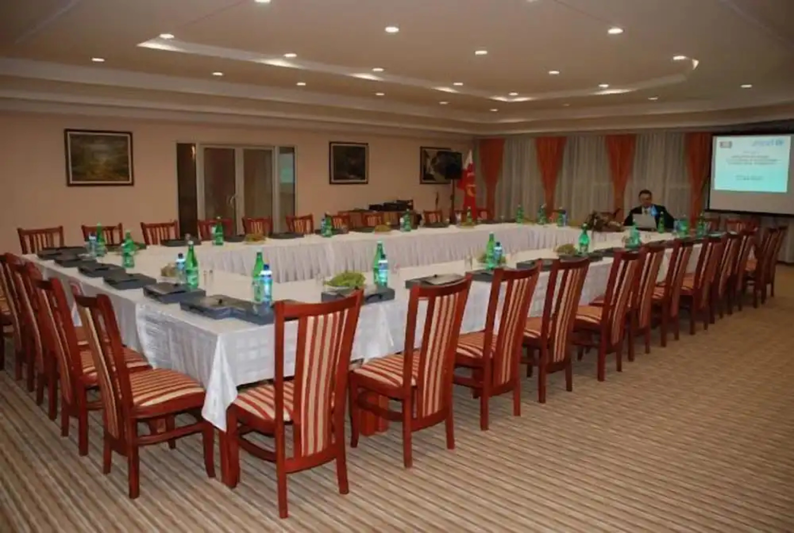 Hotel Feni
