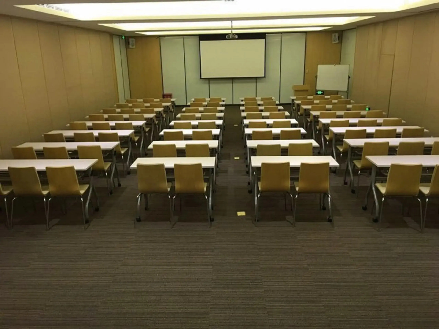 Ji Hotel Shanghai Oriental Pearl Tower